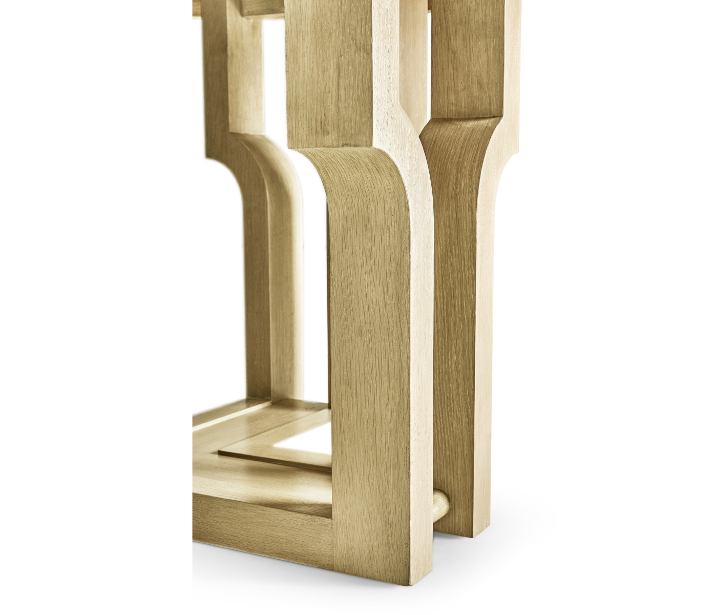 Cambrio Round Dining Table