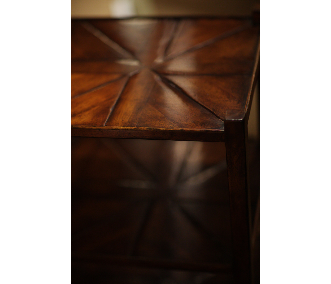 Parquet three-tier shelf