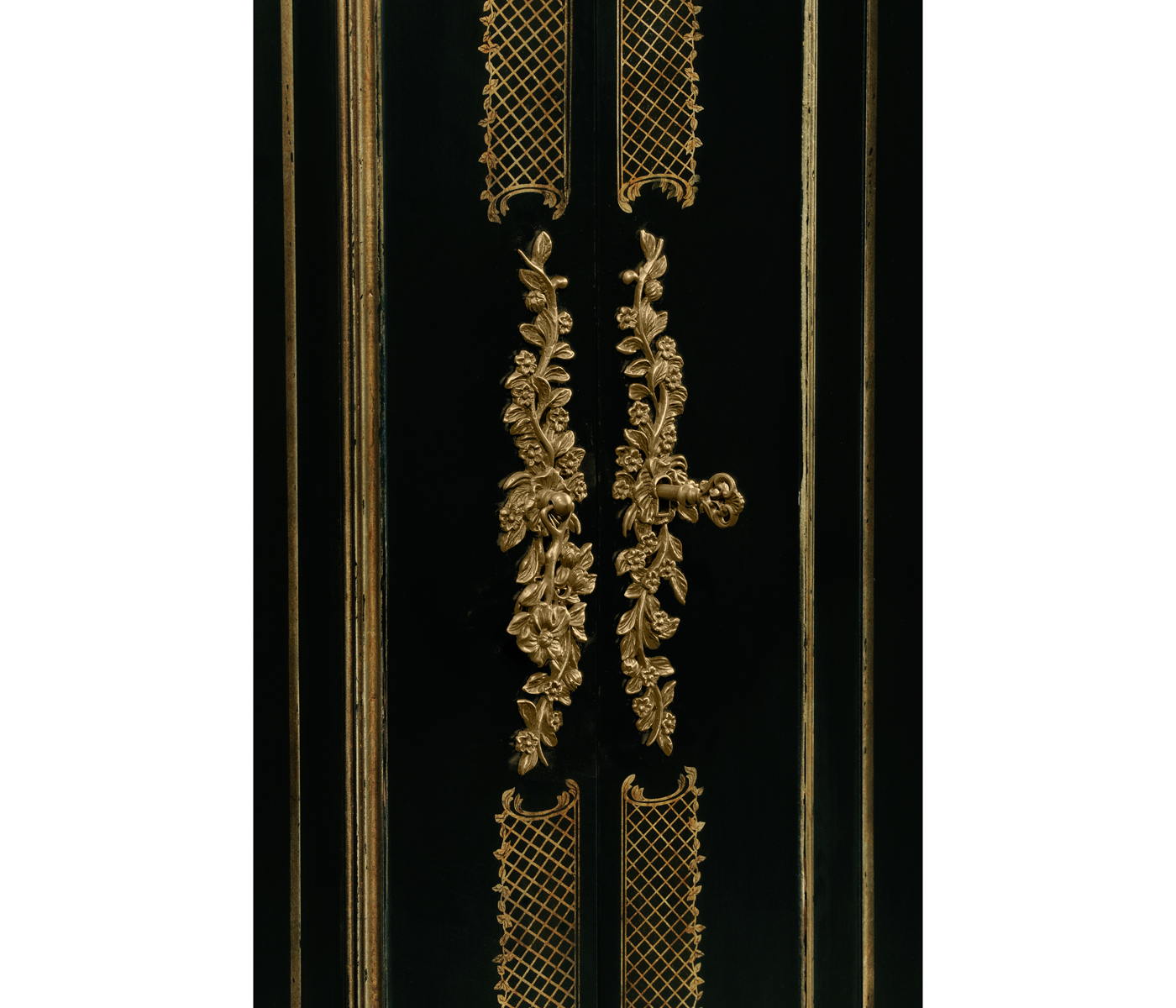 Formal Black & Gold Drinks Cabinet