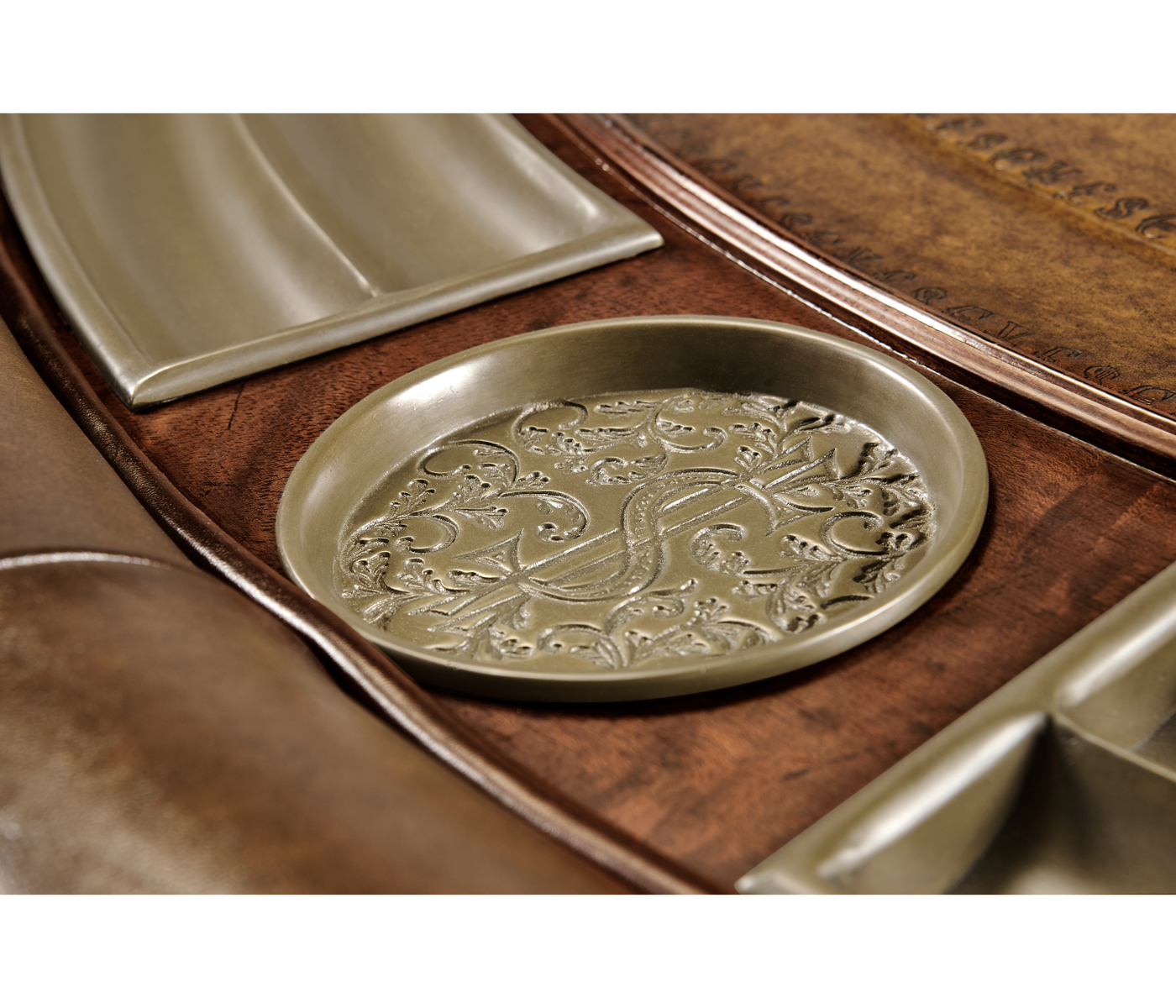 Mahogany Round Poker Table