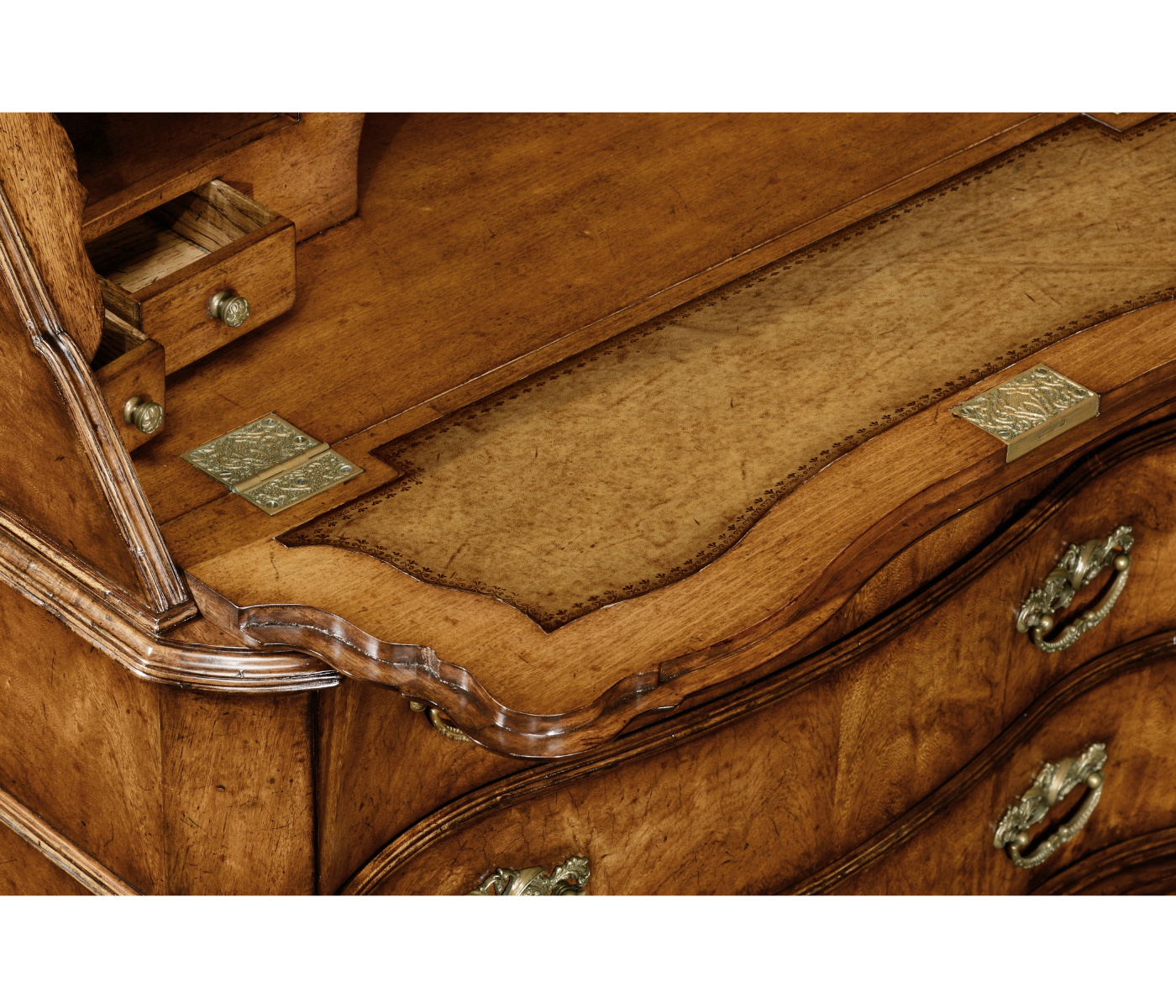 Early Georgian bureau (Walnut)