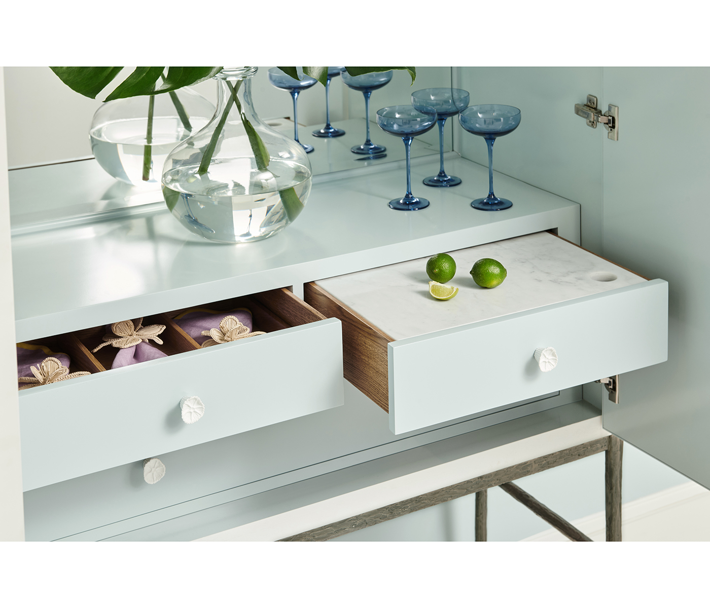 Water Pelagic Cast Metal Bar